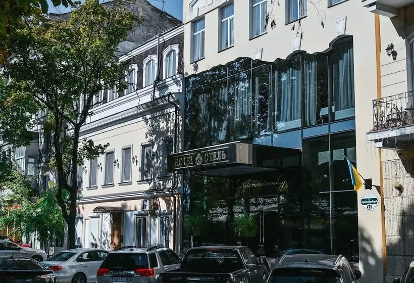 هتل Alexandrovskiy