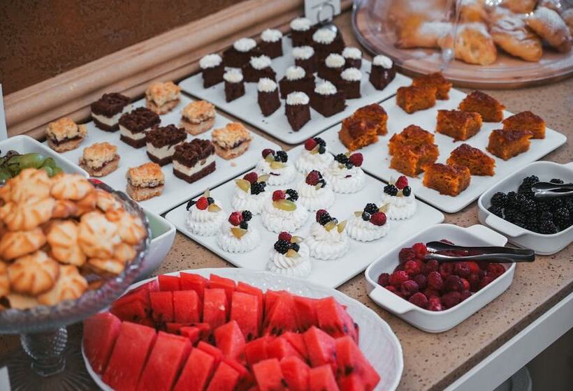 هتل Alexandrovskiy