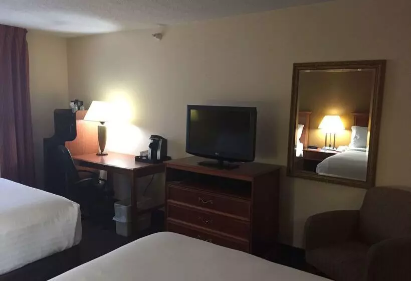 هتل Baymont By Wyndham Portage Indiana Dunes