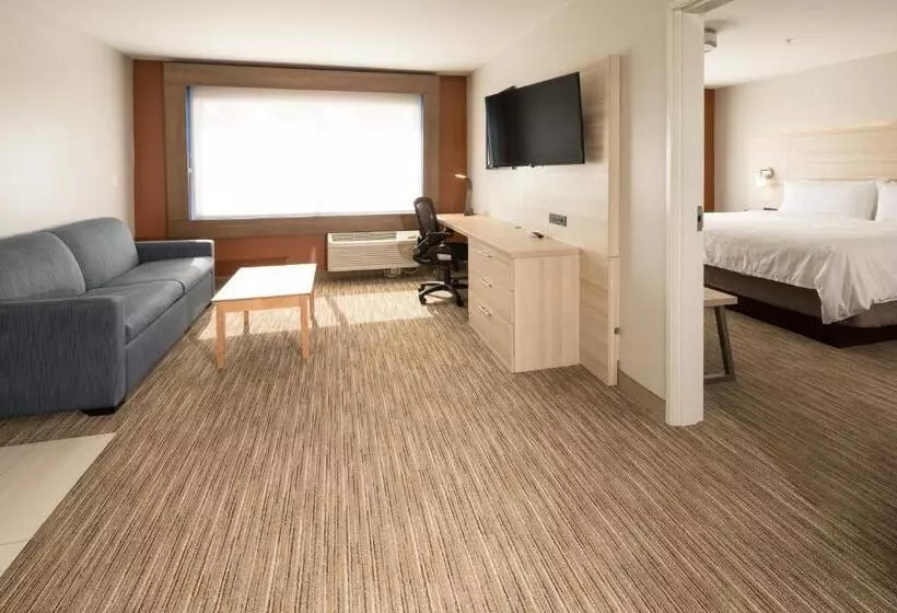 هتل Baymont By Wyndham Portage Indiana Dunes