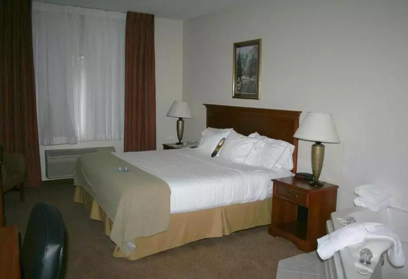 هتل Baymont By Wyndham Portage Indiana Dunes