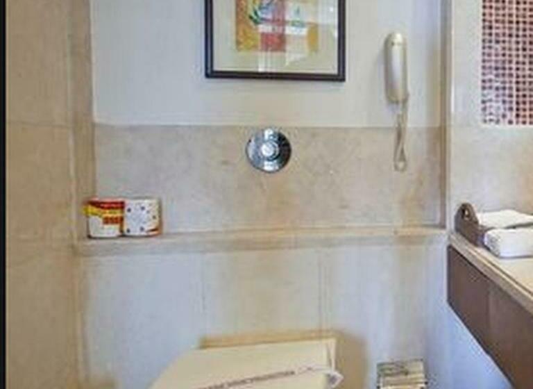 호텔 Gwalior Regency