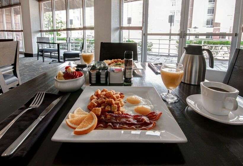 فندق Holiday Inn Detroit Metro Airport, An Ihg