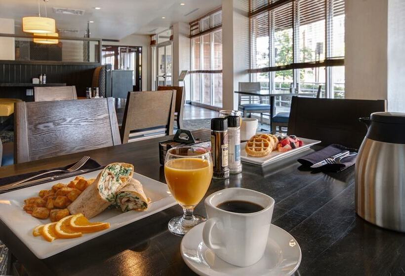 فندق Holiday Inn Detroit Metro Airport, An Ihg