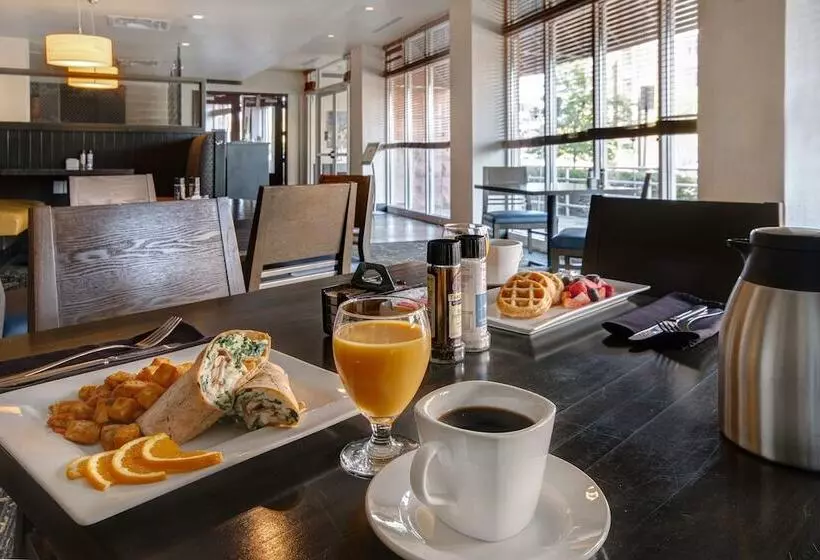 فندق Holiday Inn Detroit Metro Airport, An Ihg