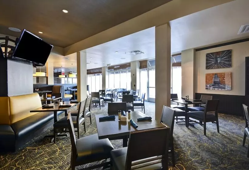 فندق Holiday Inn Detroit Metro Airport, An Ihg