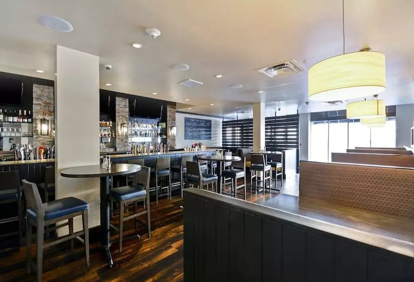 فندق Holiday Inn Detroit Metro Airport, An Ihg