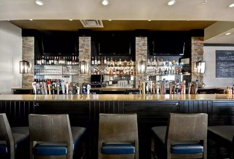 فندق Holiday Inn Detroit Metro Airport, An Ihg