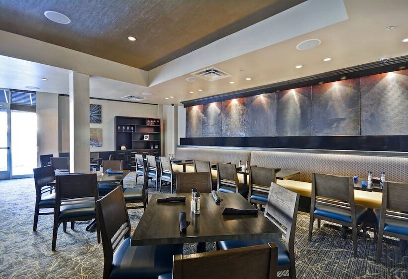 فندق Holiday Inn Detroit Metro Airport, An Ihg