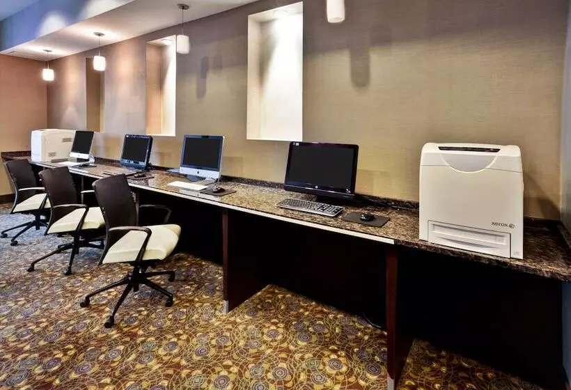 فندق Holiday Inn Detroit Metro Airport, An Ihg