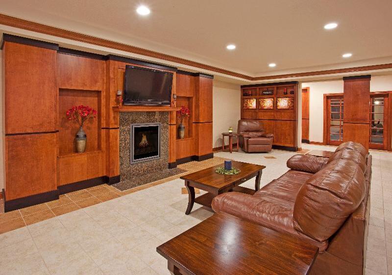 Holiday Inn Express Hotel & Suites East Lansing, An Ihg