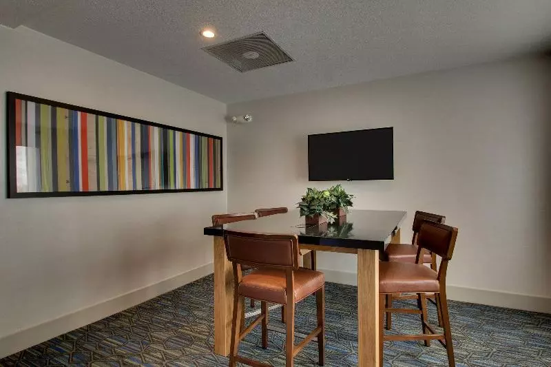 Holiday Inn Express Hotel & Suites Morris, An Ihg