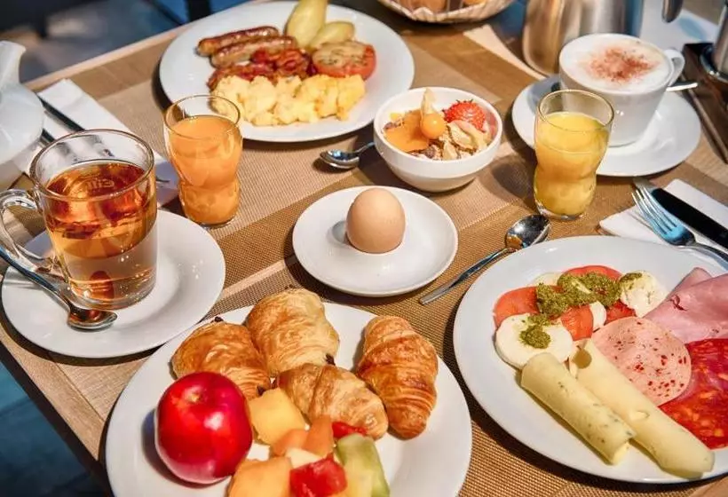 هتل Indigo Berlin – Alexanderplatz