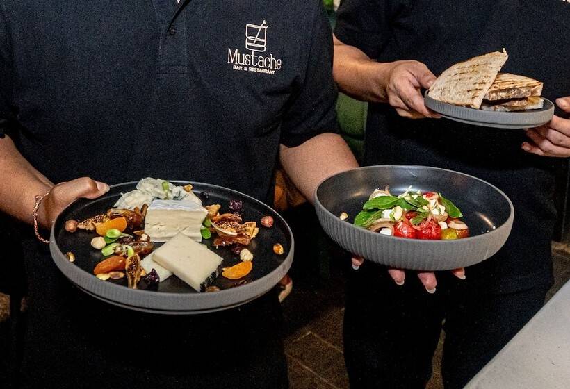 هتل The Color Kata