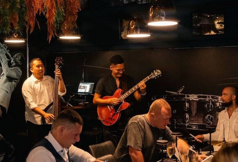 هتل The Color Kata