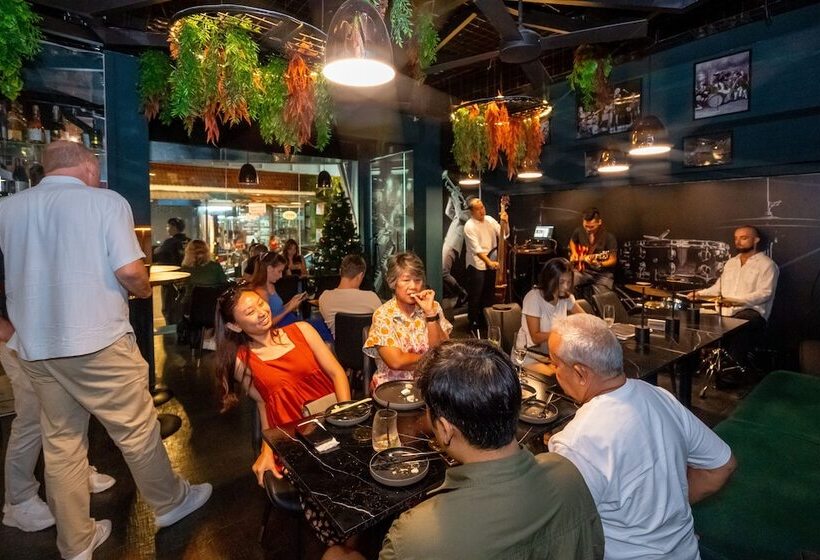 هتل The Color Kata