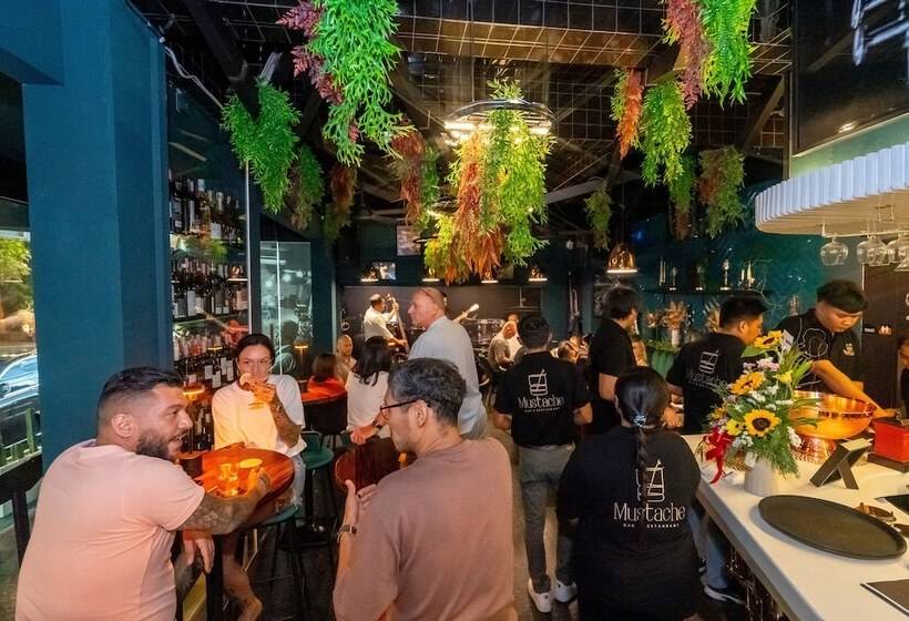 هتل The Color Kata