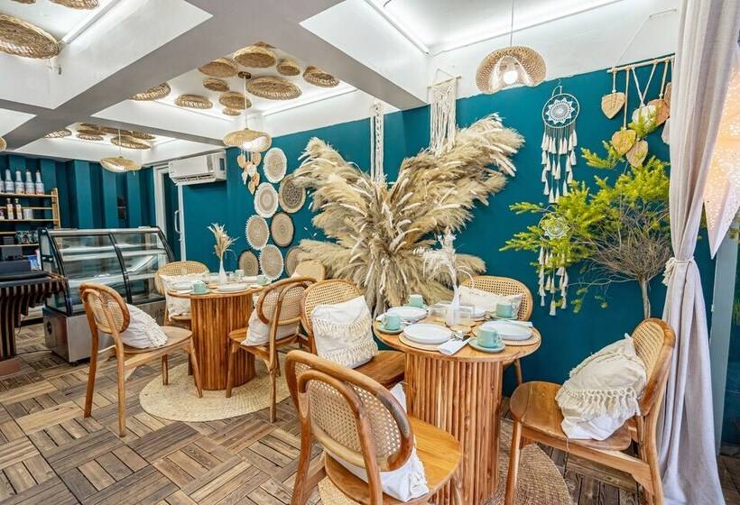 هتل The Color Kata