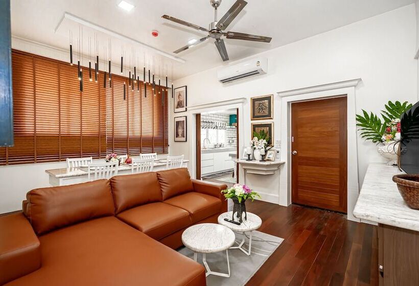 هتل The Color Kata