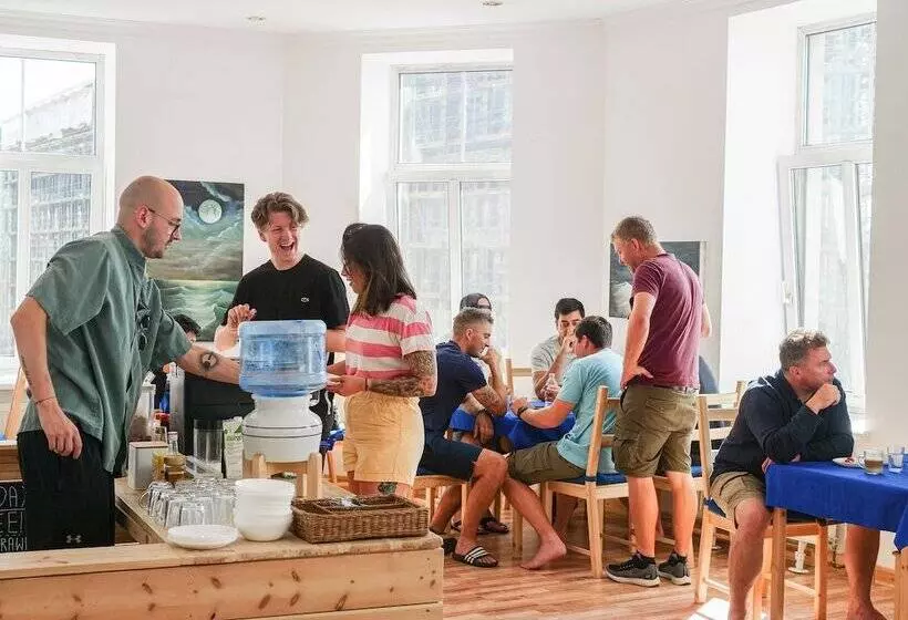 Cinnamon Sally Backpackers Hostel