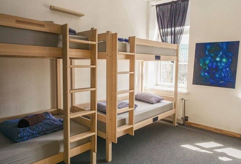 Cinnamon Sally Backpackers Hostel