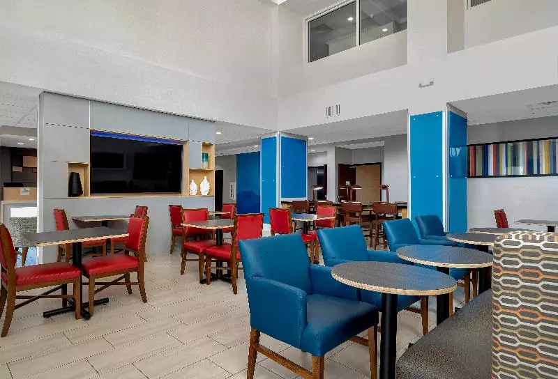 Holiday Inn Express Hotel & Suites Lufkin South, An Ihg