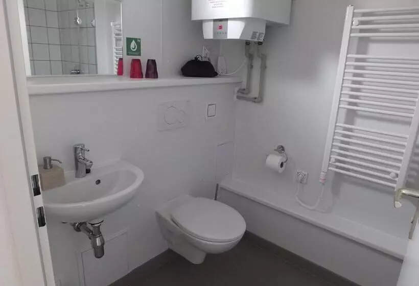 هتل Neðra Vatnshorn