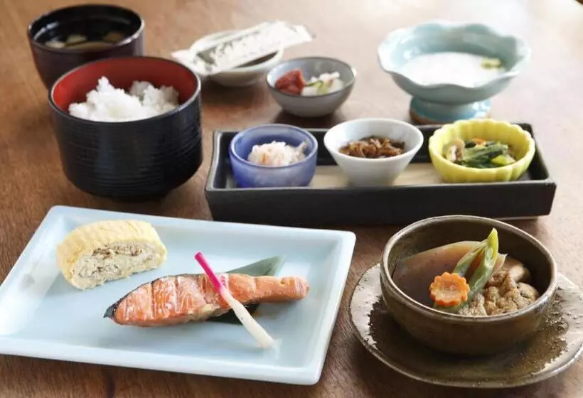 Отель Claire Higasa