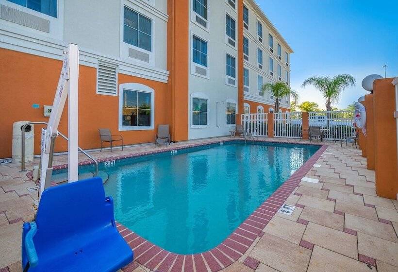 호텔 Comfort Inn & Suites Maingate South