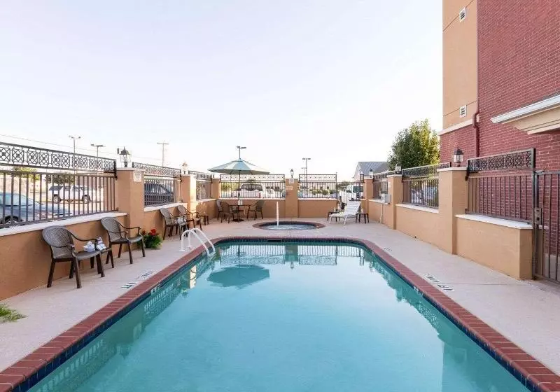 هتل Comfort Inn & Suites Regional Medical Center