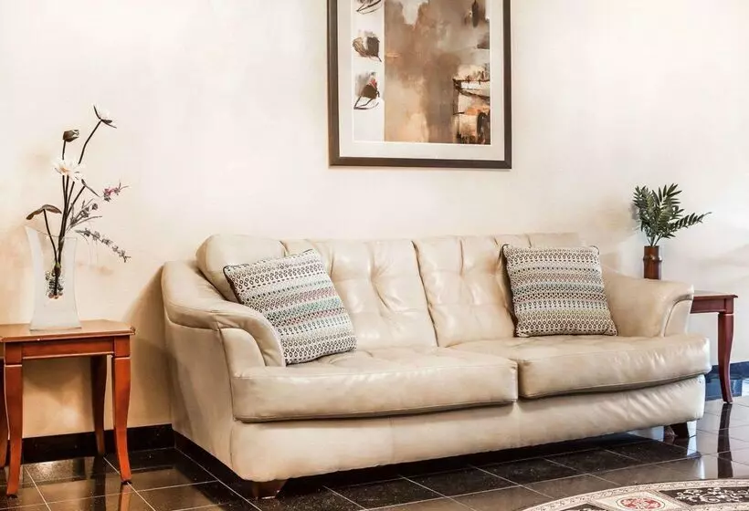 Tapa Hotel, Inn & Suites