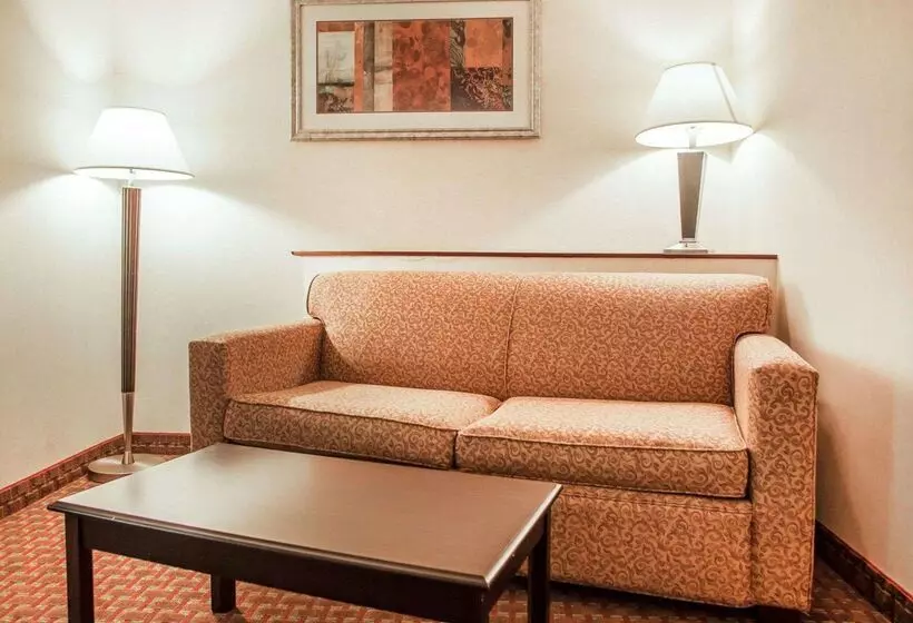 Tapa Hotel, Inn & Suites