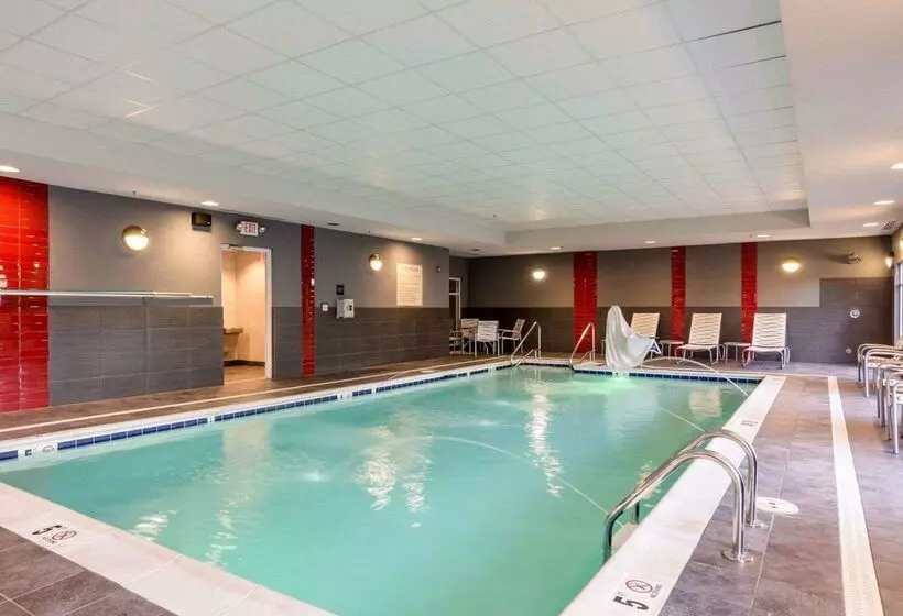 هتل Comfort Suites Williamsburg Historic Area