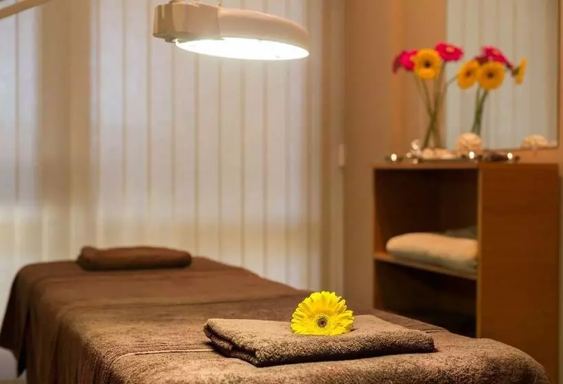 هتل Daina Jurmala Beach