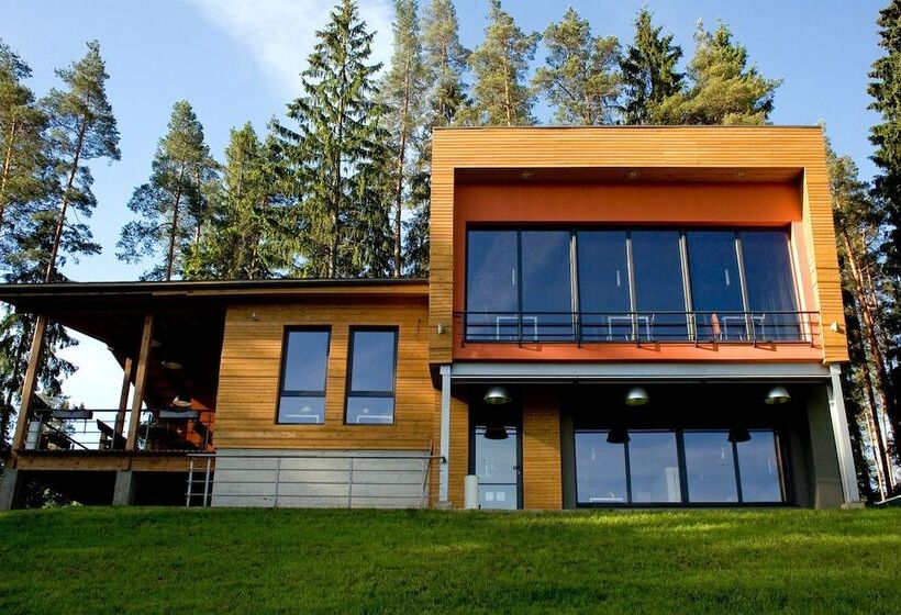 هتل Golfa Klubs Reinis