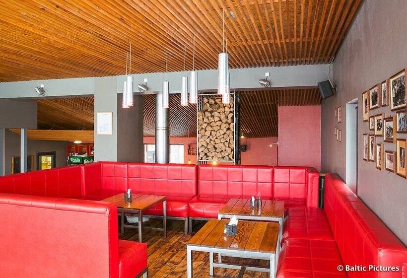 هتل Golfa Klubs Reinis