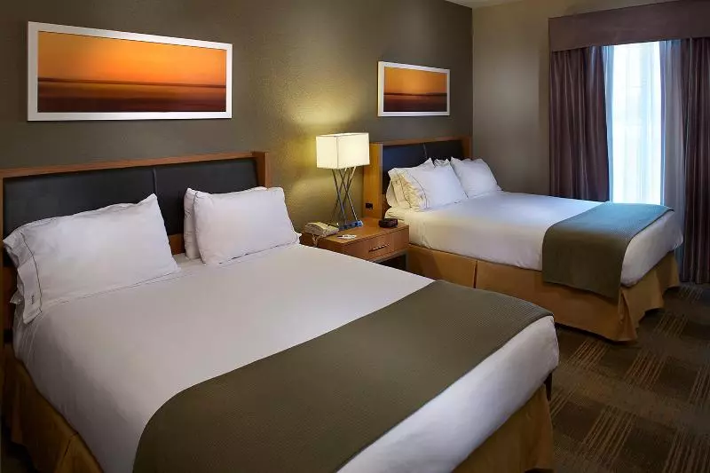 בית מלון כפרי Holiday Inn Express & Suites Orangeburg, An Ihg