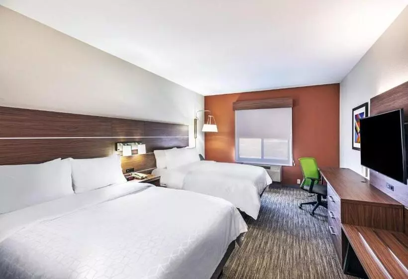 Отель Holiday Inn Express And Suites Pryor, An Ihg