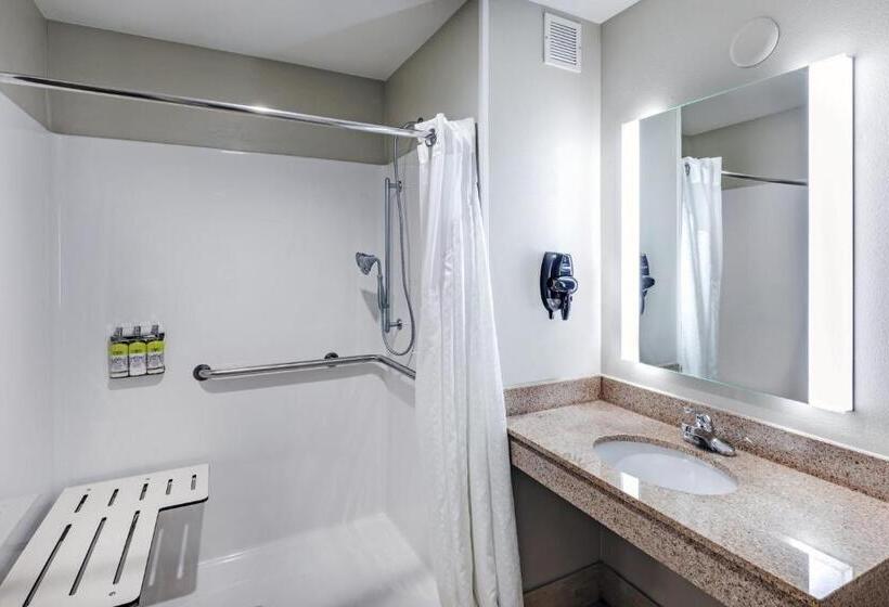 فندق Holiday Inn Express And Suites Pryor, An Ihg