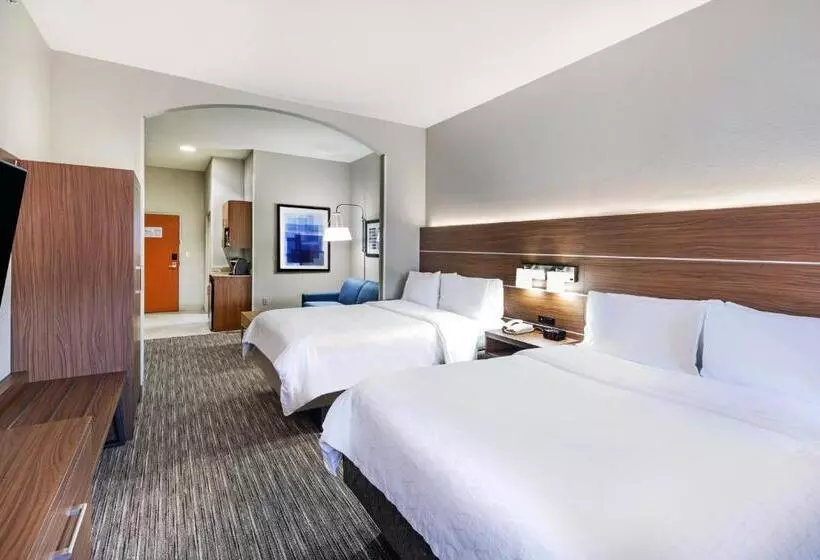 Отель Holiday Inn Express And Suites Pryor, An Ihg