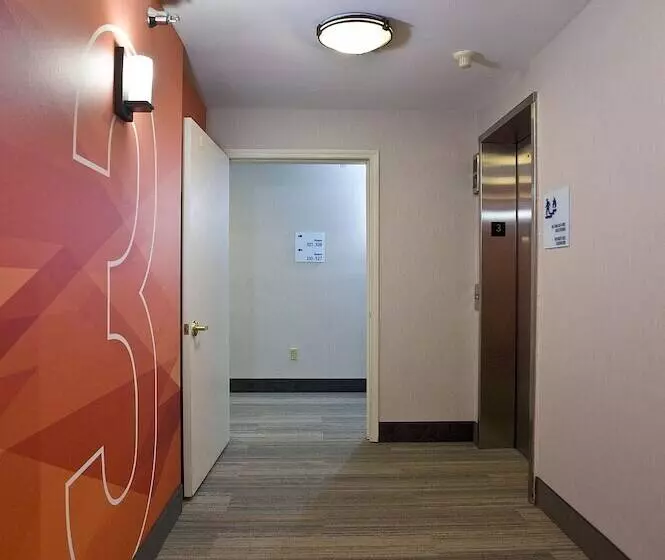 Holiday Inn Express Hotel & Suites Vermillion By Ihg