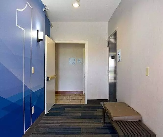 Holiday Inn Express Hotel & Suites Vermillion By Ihg