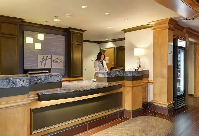 Holiday Inn Express Hotel & Suites Warwick Providence Airport, An Ihg