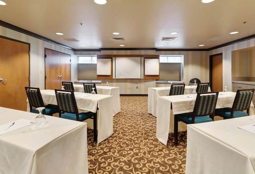 Holiday Inn Express Hotel & Suites Warwick Providence Airport, An Ihg