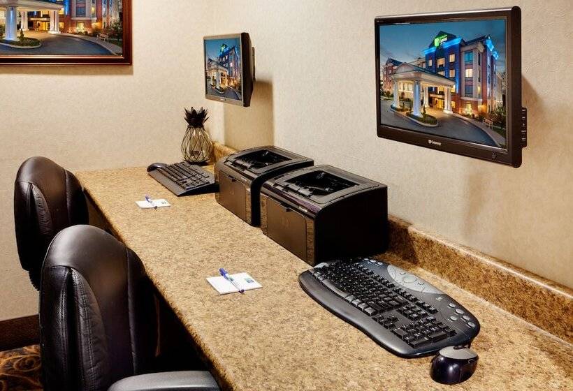 Holiday Inn Express Hotel & Suites Warwick Providence Airport, An Ihg