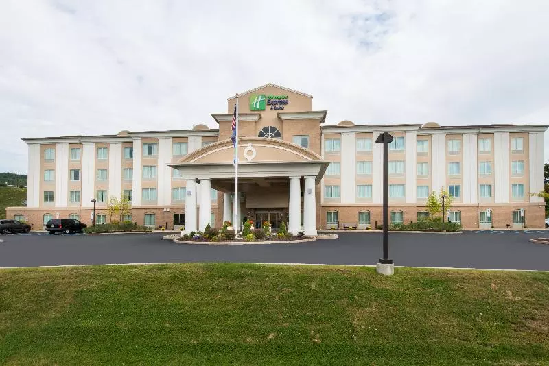 Отель Holiday Inn Express And Suites Dickson City, An Ihg