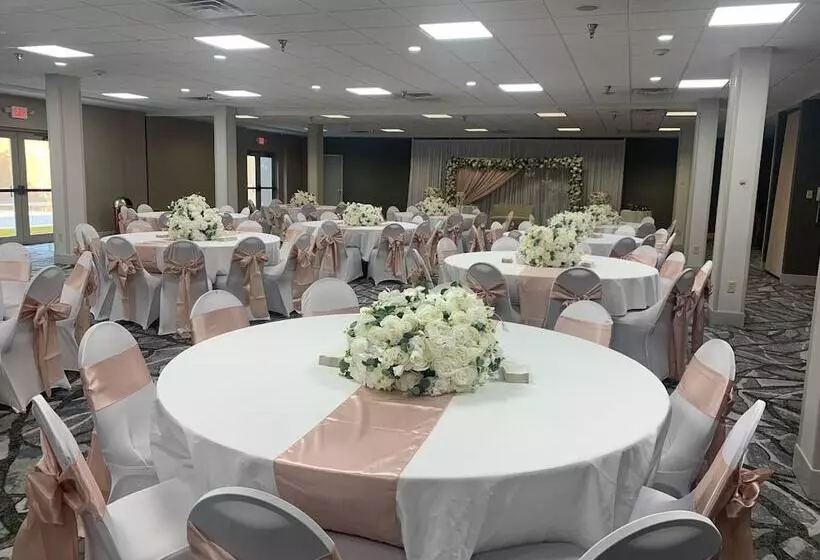 בית מלון כפרי Holiday Inn Express And Suites Pittsburgh West Mifflin, An Ihg