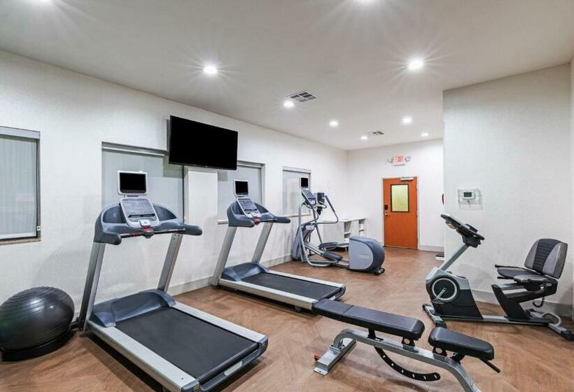 فندق Holiday Inn Express And Suites Pryor, An Ihg