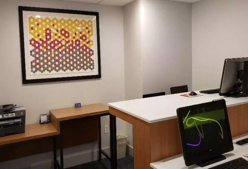 Отель Holiday Inn Express Mount Arlington, An Ihg