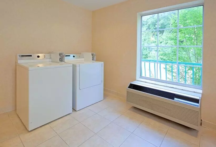 Отель Holiday Inn Express Mount Arlington, An Ihg